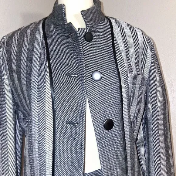 Louis Feraud Gray 2 Piece Jacket & Midi Skirt Set Size 8 - Picture 13 of 16